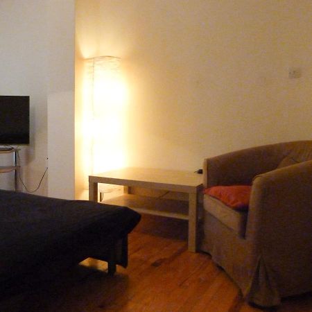 Homely Spacious Studio คัลกิดา ภายนอก รูปภาพ